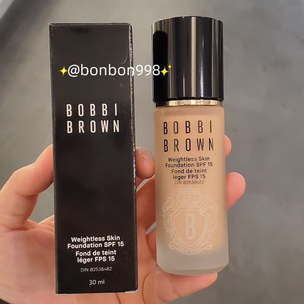 Bobbi Brown Weightless Skin Foundation SPF 15 - N-030 Neutral Sand